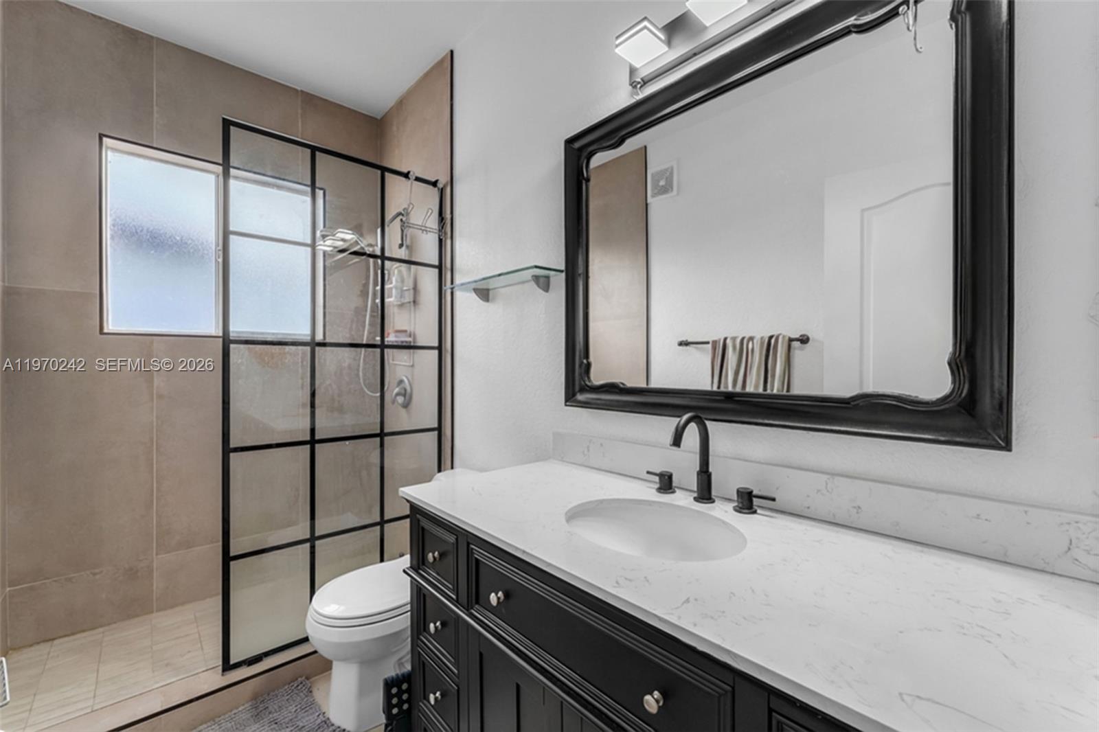 EMERALD LAKES - Residential