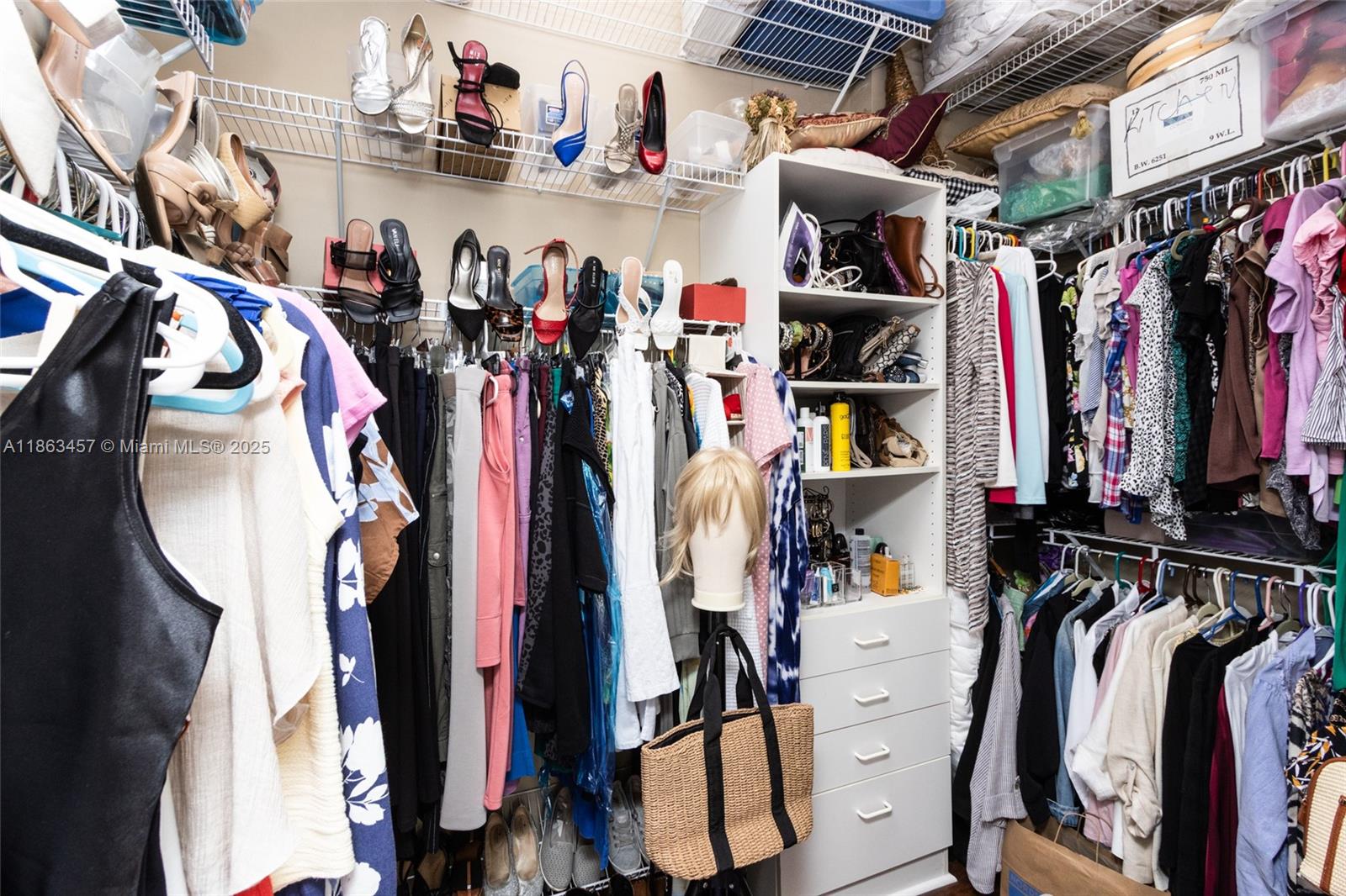 TRENT CONDOMINIUM E - Residential