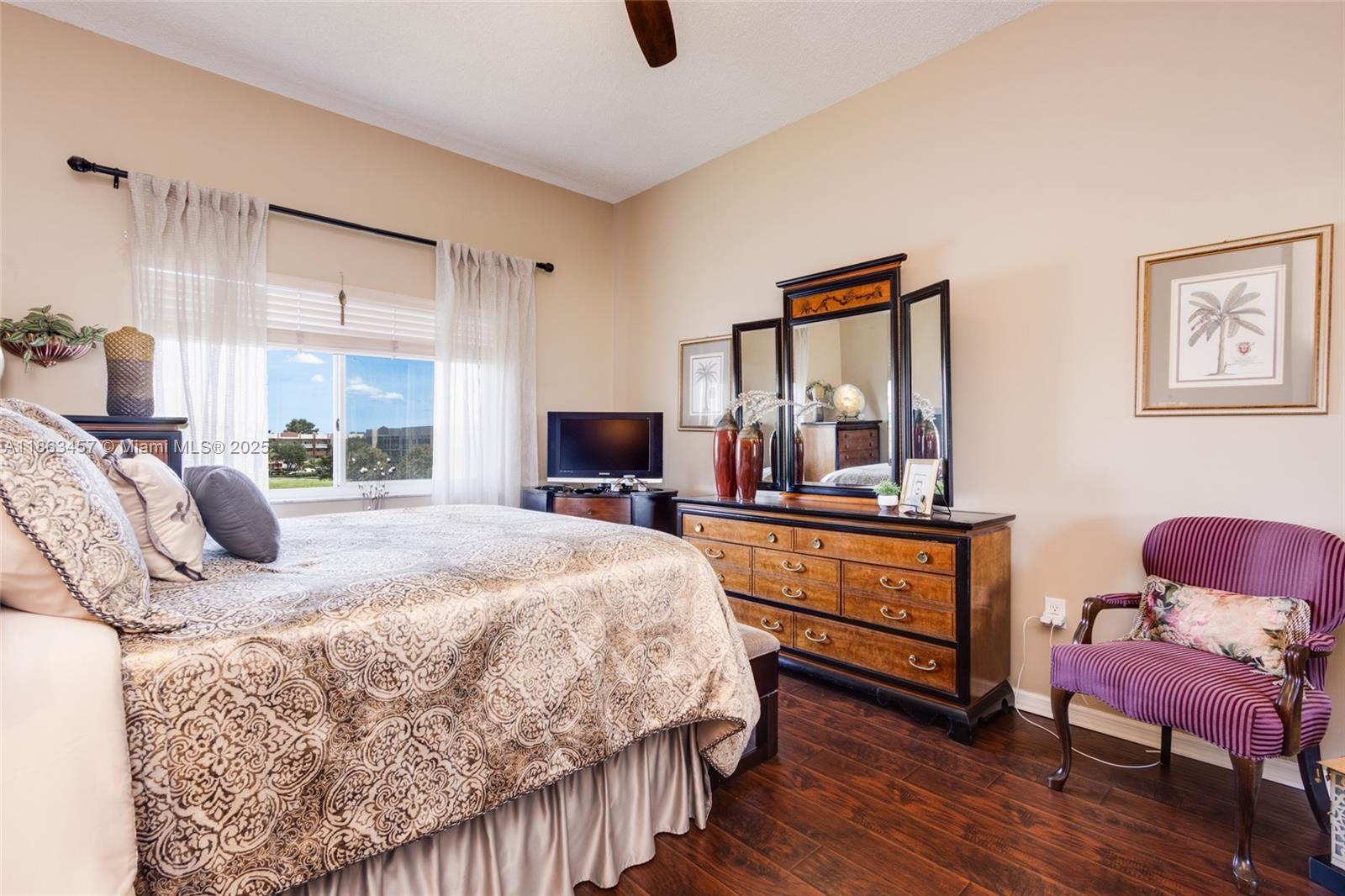 TRENT CONDOMINIUM E - Residential