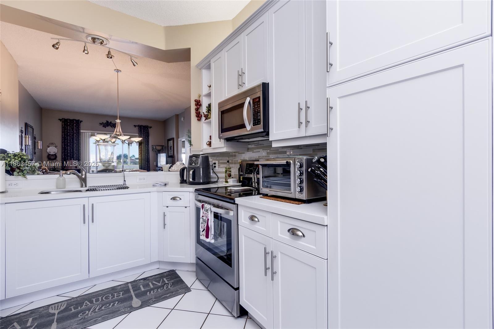 TRENT CONDOMINIUM E - Residential