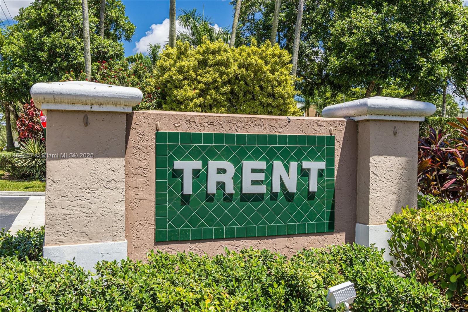 TRENT CONDOMINIUM E - Residential