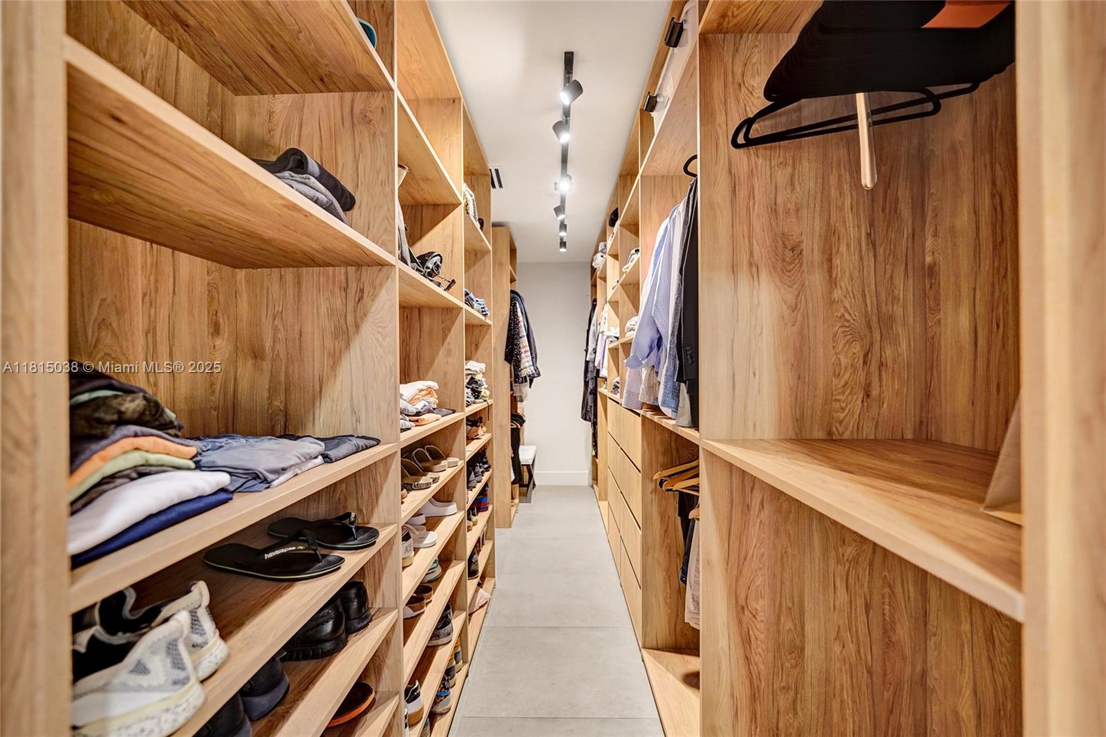 HIGHLAND LAKES SEC 2 - Residential