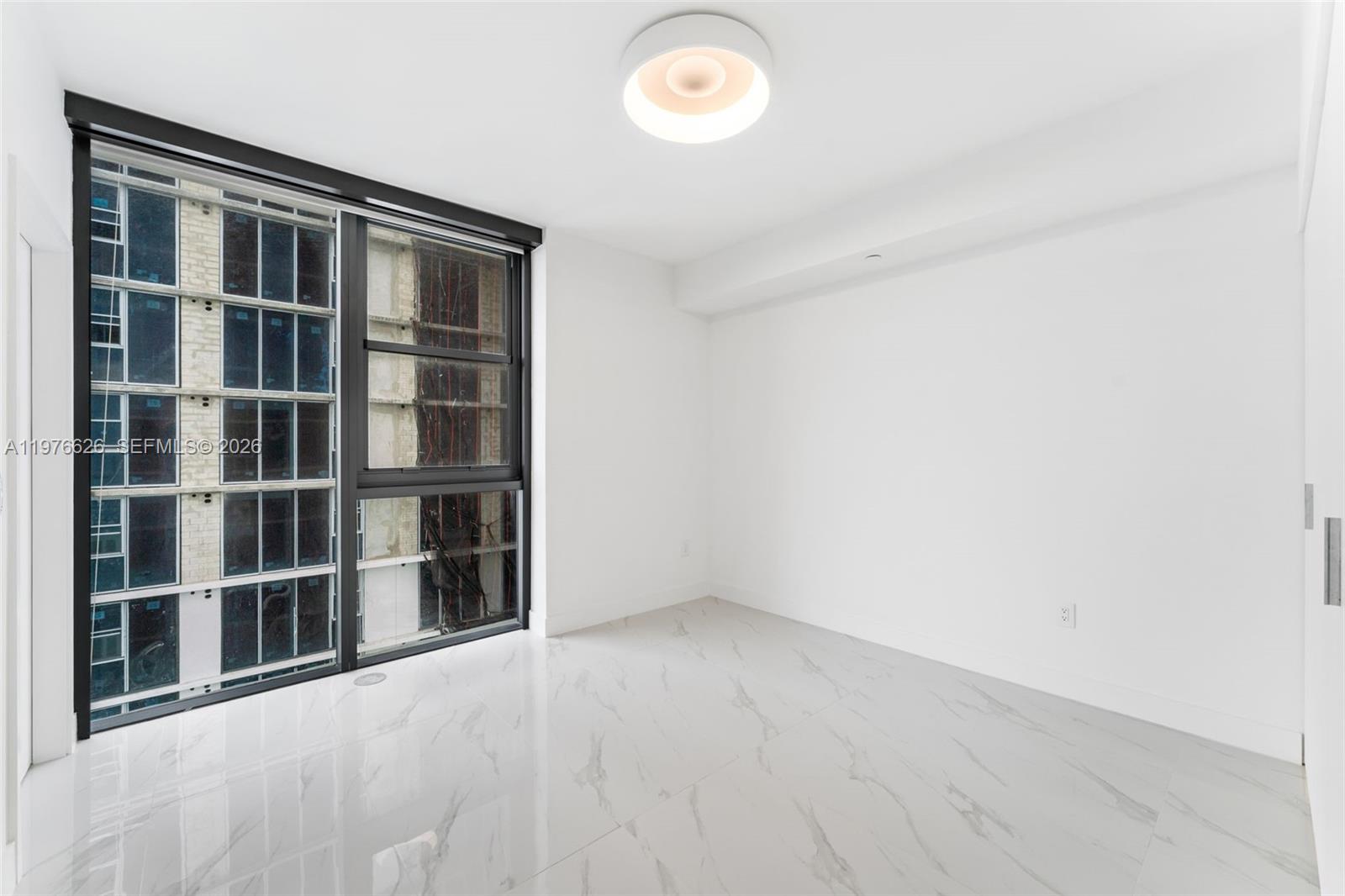 BAY BREEZE - Residential Lease