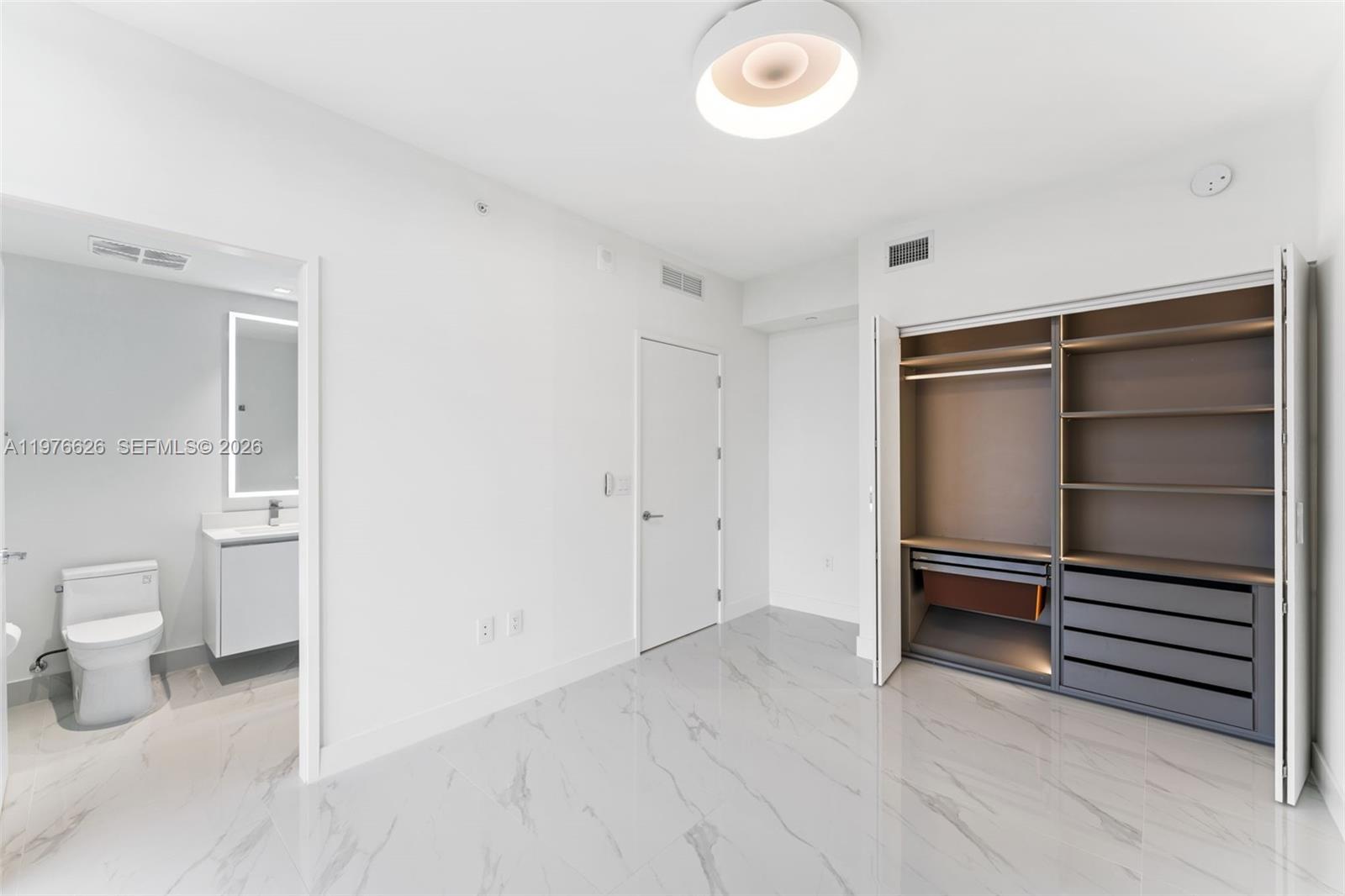 BAY BREEZE - Residential Lease