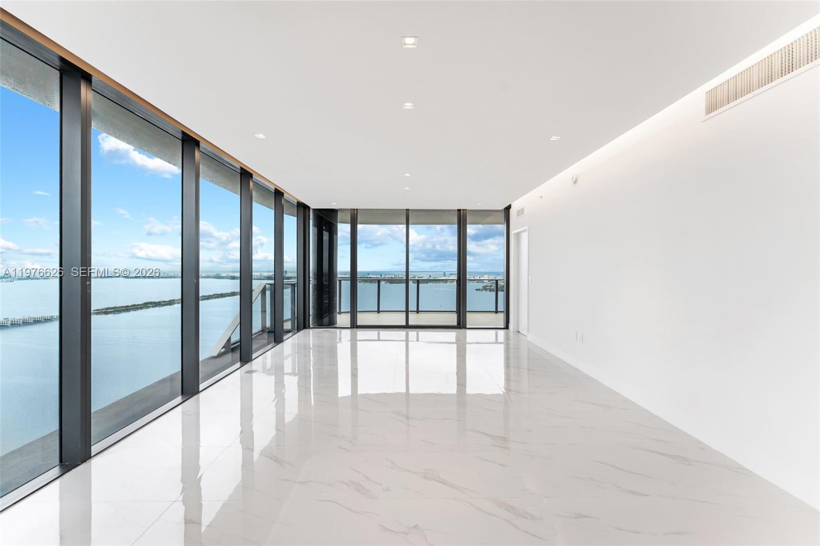 BAY BREEZE - Residential Lease