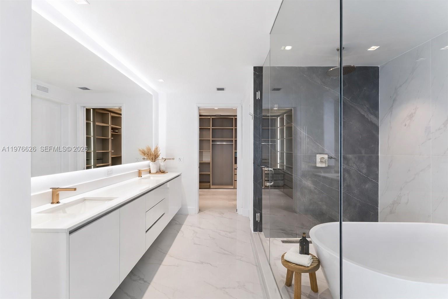 BAY BREEZE - Residential Lease