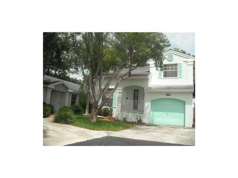GREAT SINGLE FAMILY HOME IN DESIRABLE COMMUNITY OF AMARETTO. HOUSE FEATURES 3 BEDS 2.5 BATHS AND 1 CAR GARAGE. CLUBHOUSE, TILED ALL OVER, PATIO AND MORE. JUST CALL L.A.FOR SHOWINGS.