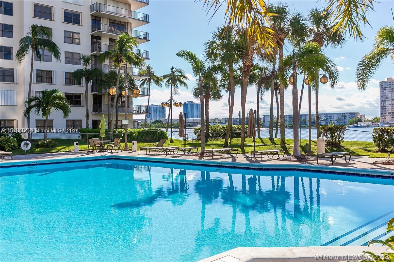 Property for Sale at 18181 Ne 31st Ct 2202, Aventura, Miami-Dade County, Florida - Bedrooms: 1 
Bathrooms: 2  - $229,900