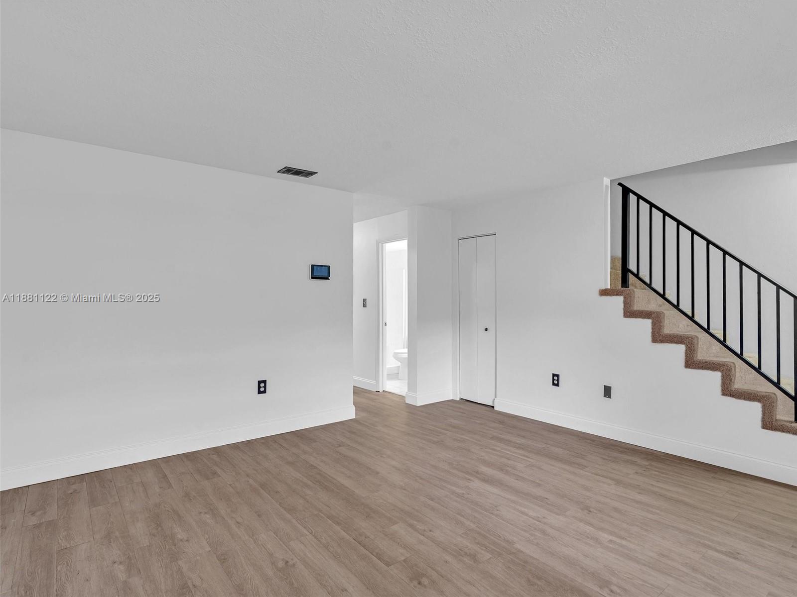 HOLLYWOOD RIDGE FARMS - Residential