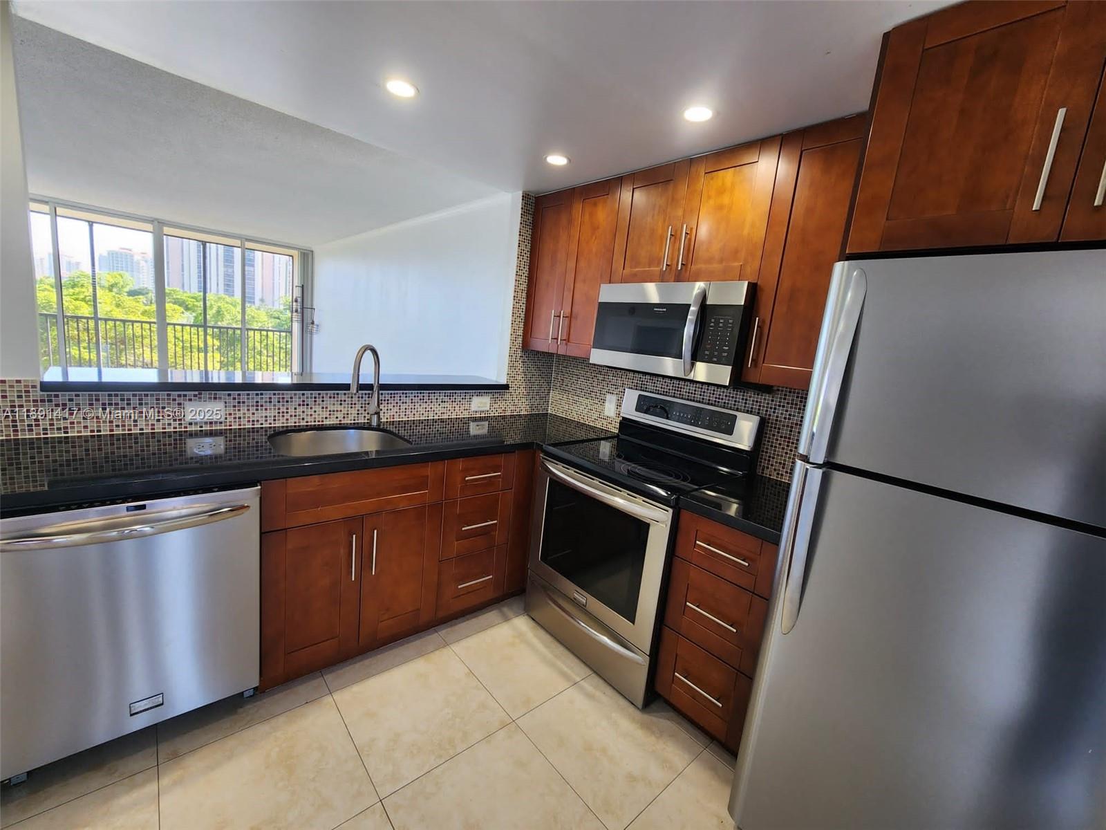 BRAVURA I CONDO - Residential Lease