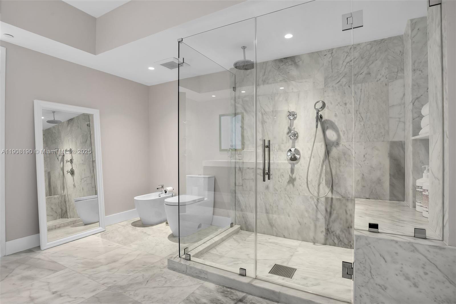 ICON CONDO - Residential Lease