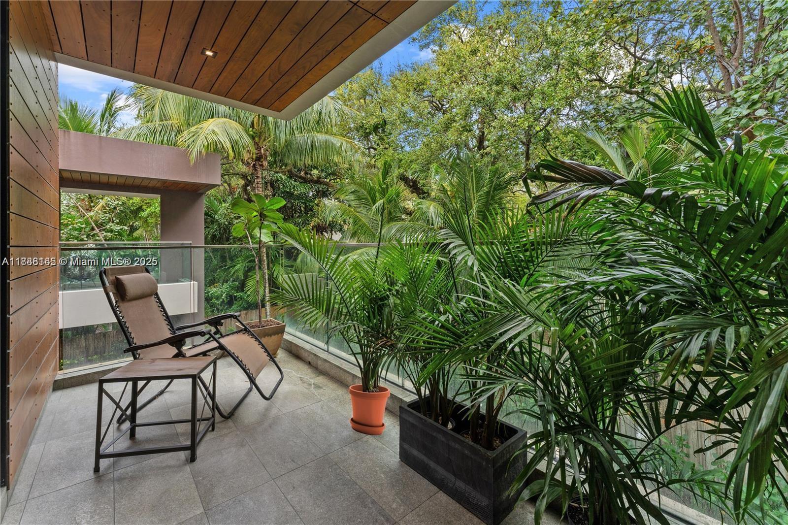 CRYSTAL HEIGHTS - Residential