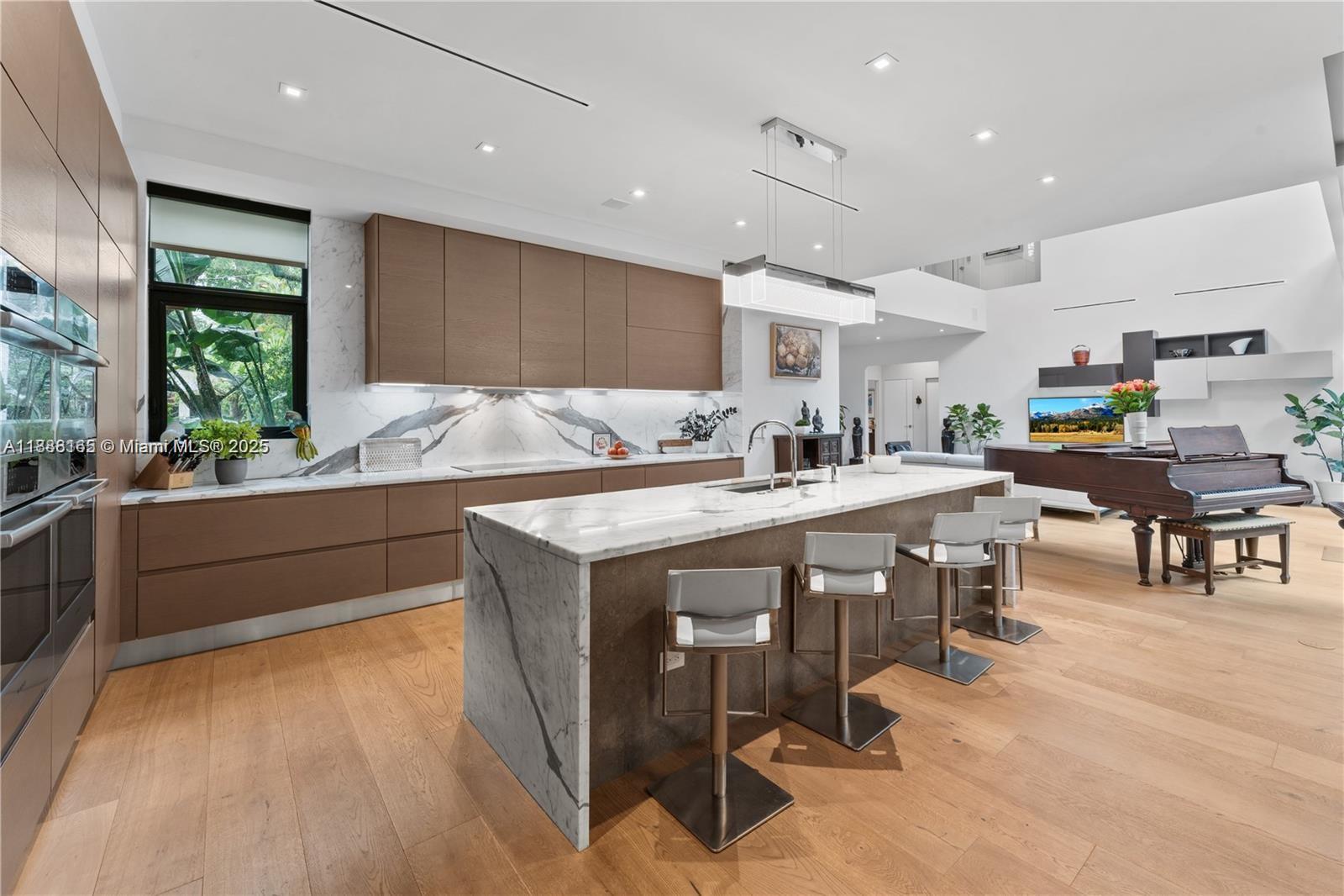 2803 Crystal Ct