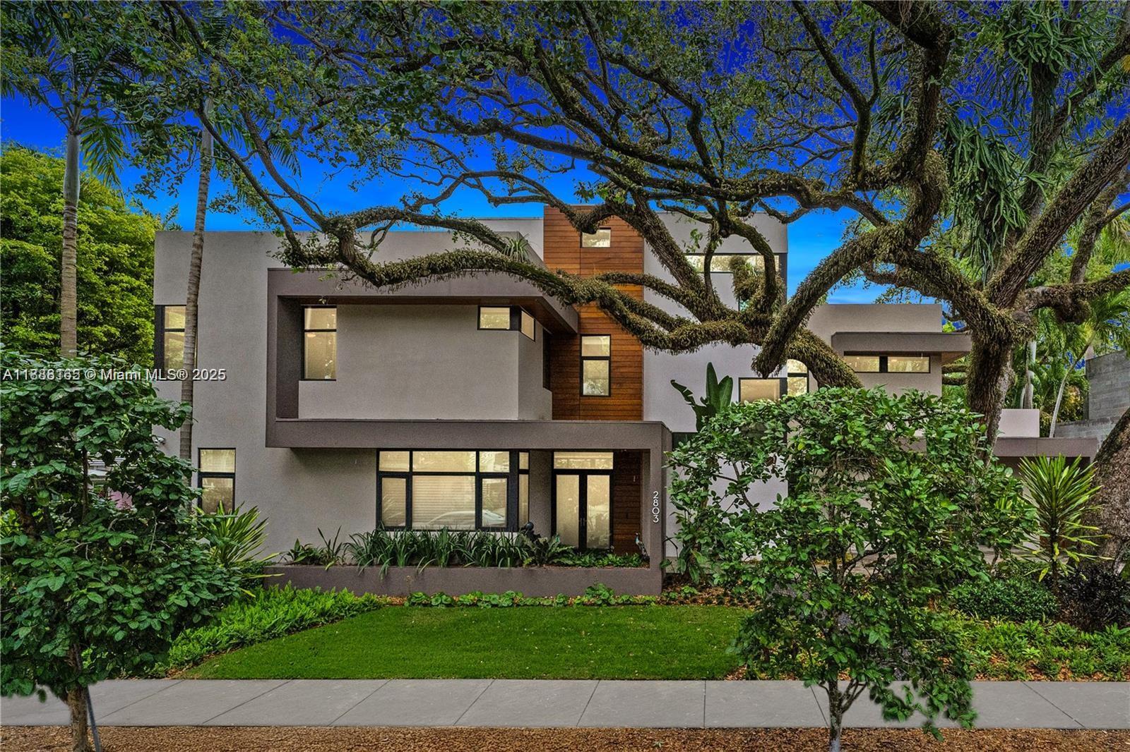 2803 Crystal Ct