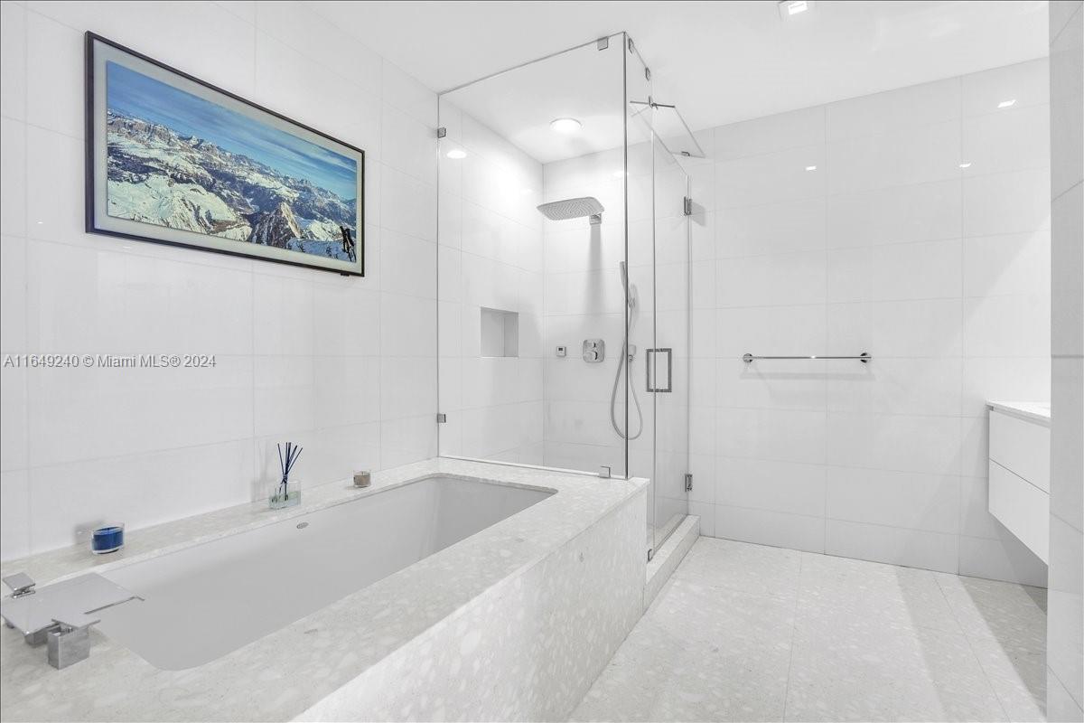 MILLENNIUM TOWER RESIDENC - Residential