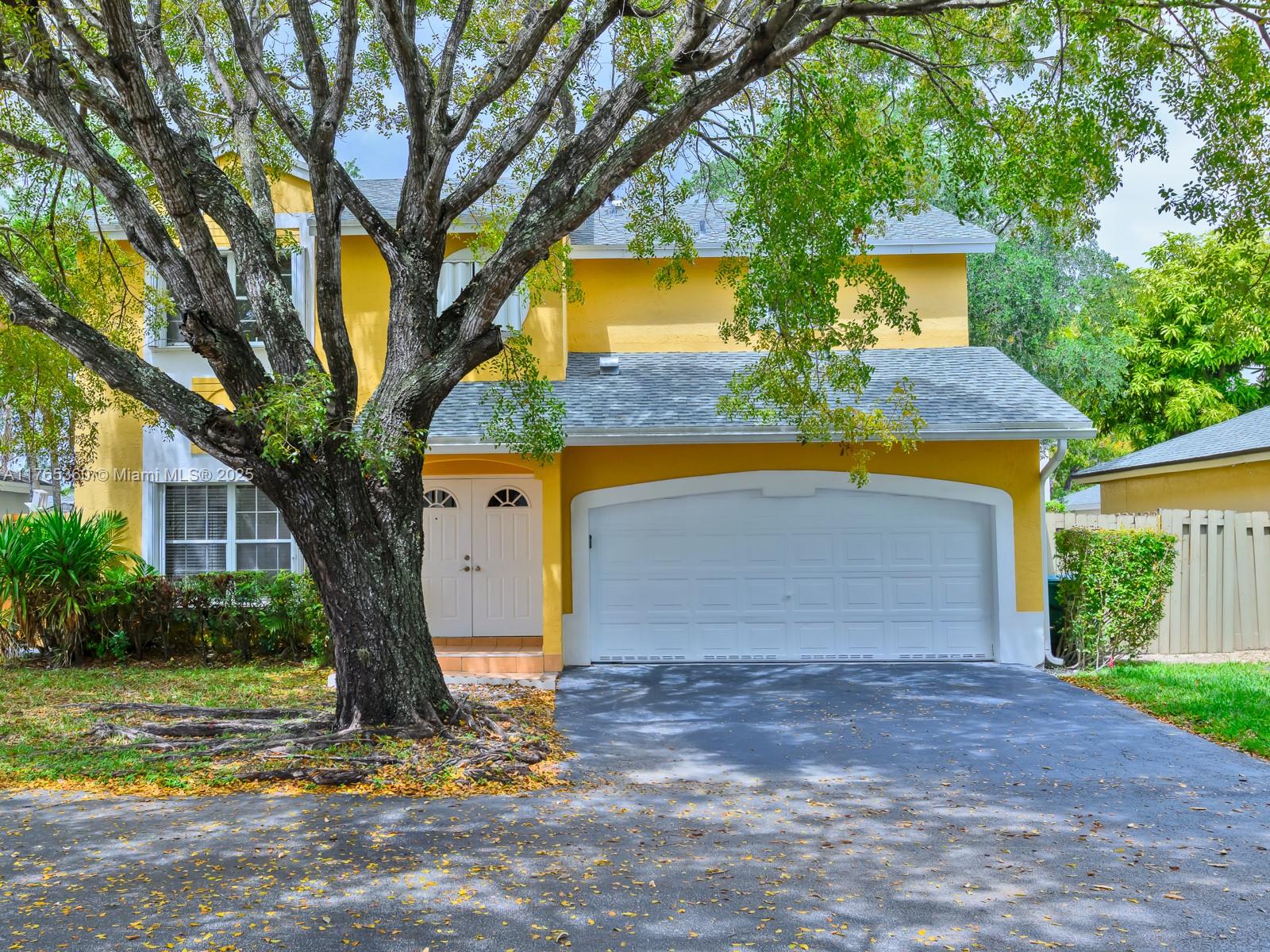10117 NW 55th Ter