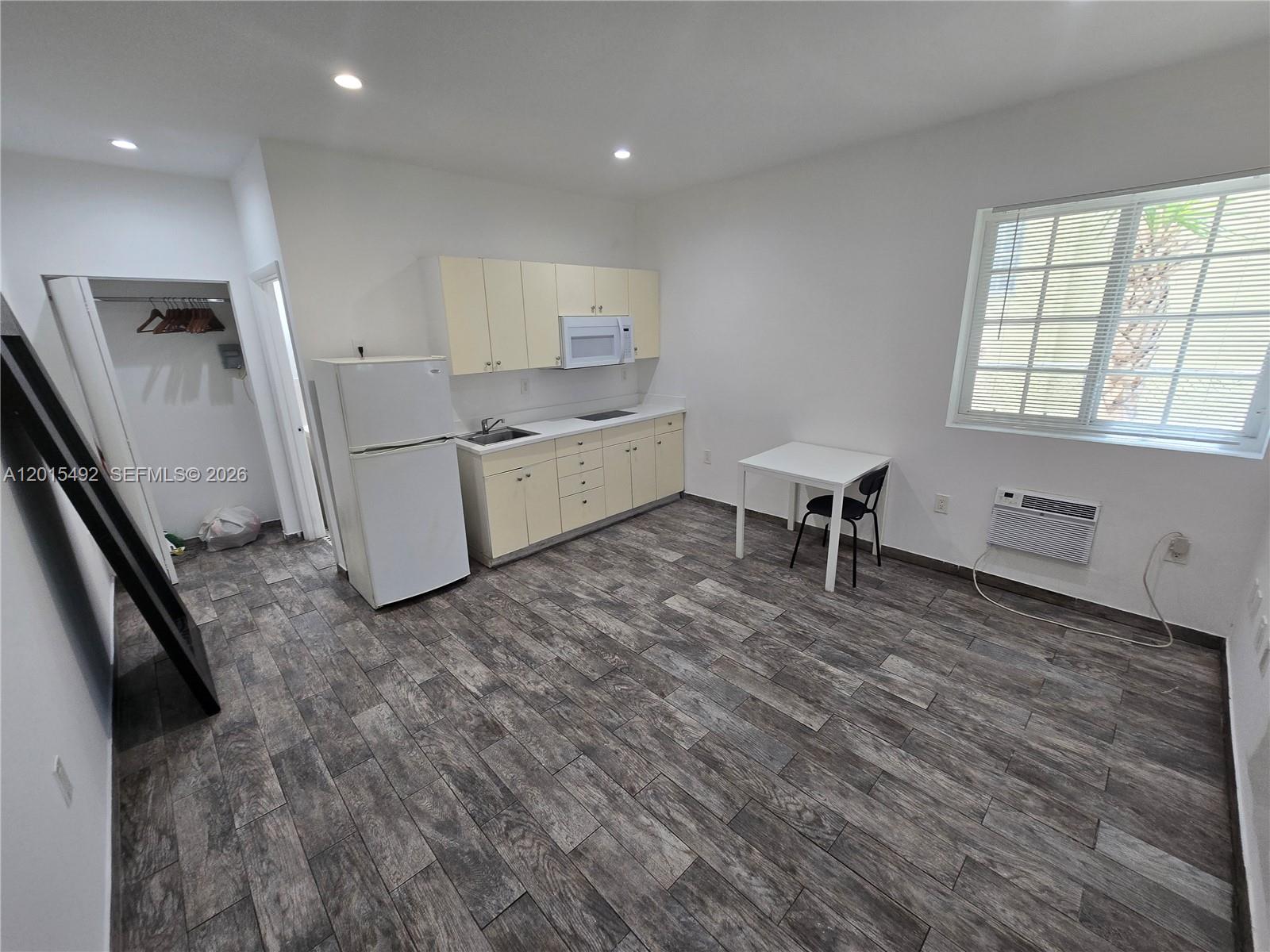 1345 Pennsylvania Ave 2A