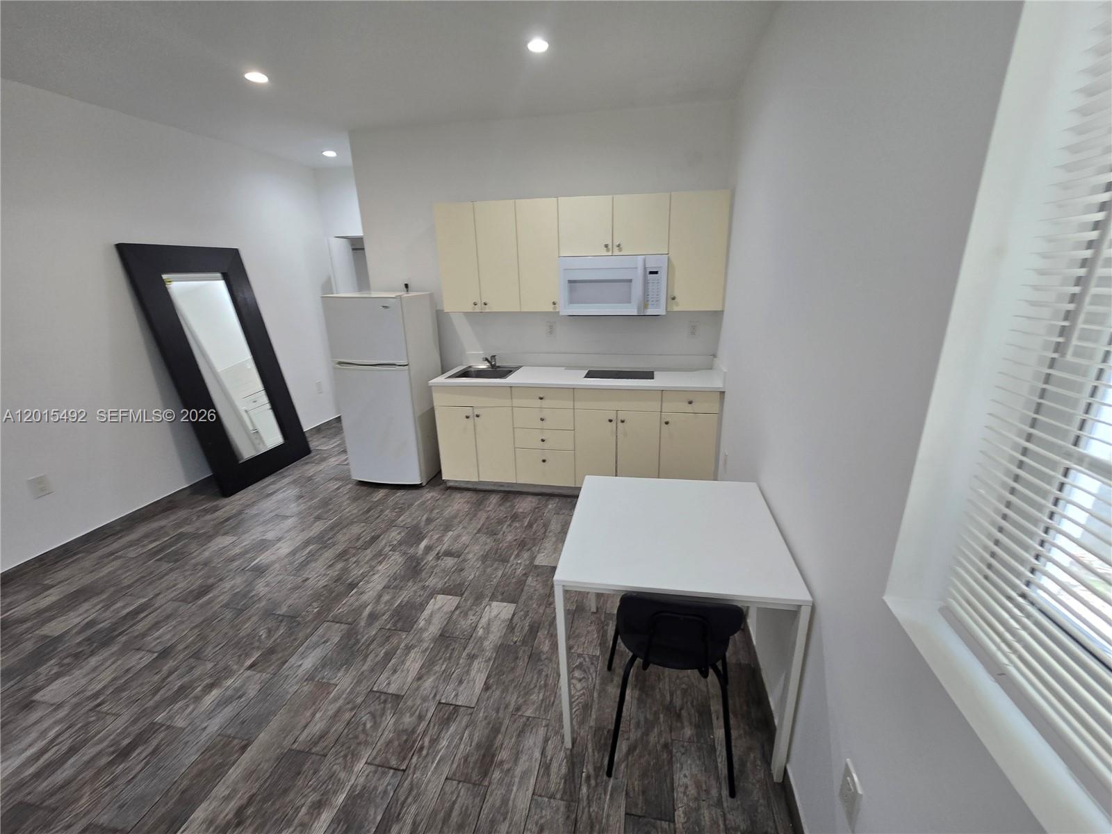 1345 Pennsylvania Ave 2A