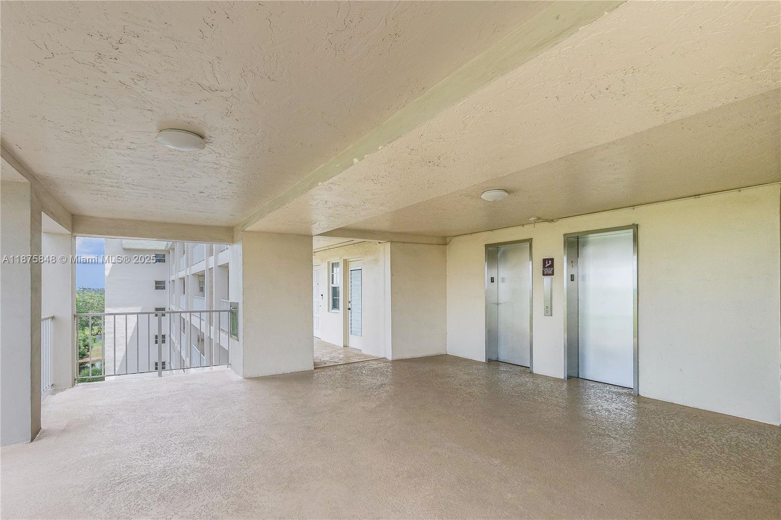 NO 49 PALM-AIRE COUNTRY C - Residential