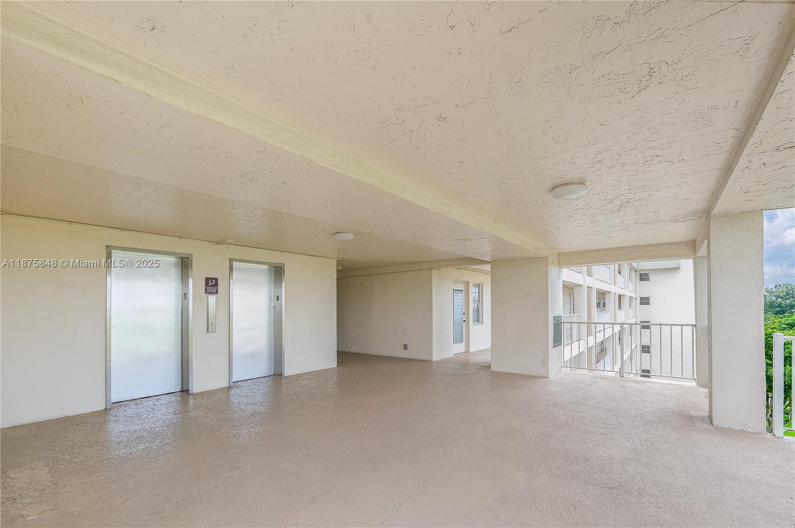 NO 49 PALM-AIRE COUNTRY C - Residential