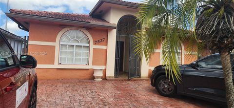 Single Family Residence in Hialeah FL 7527 33rd Ln Ln.jpg
