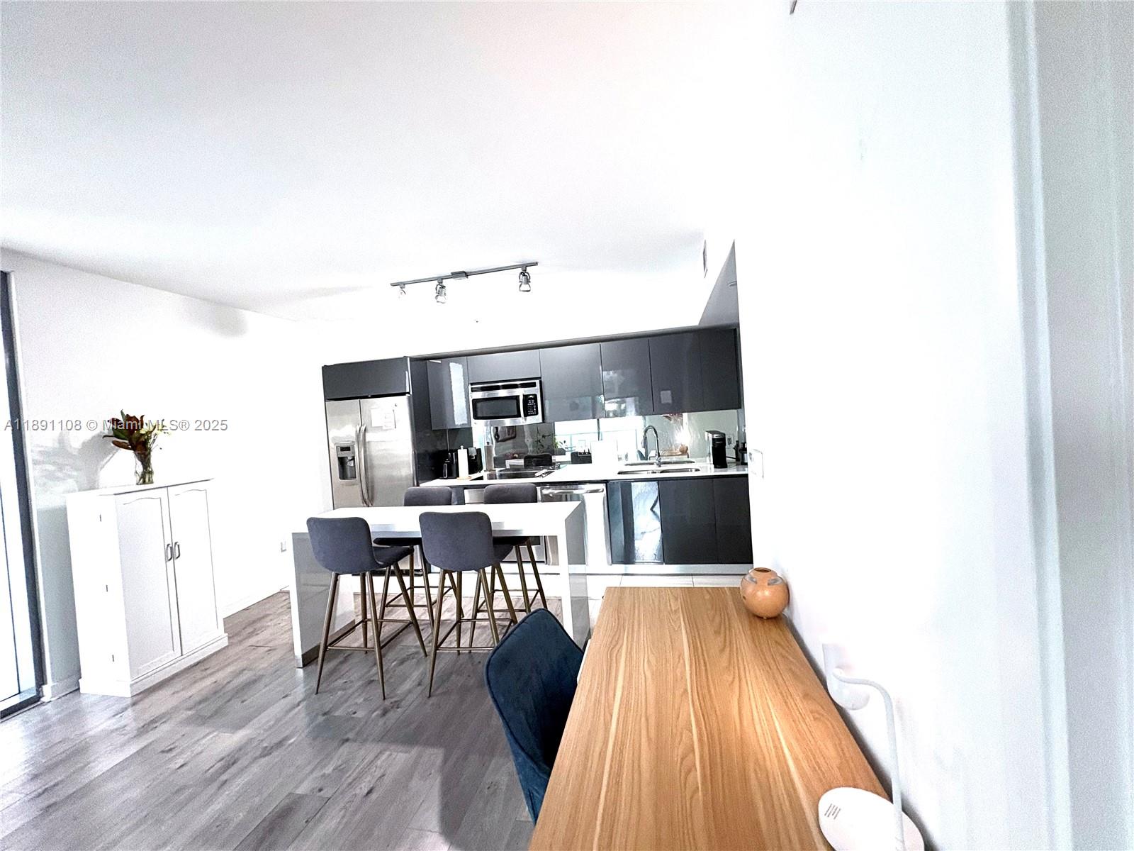 31 SE 6th St 308