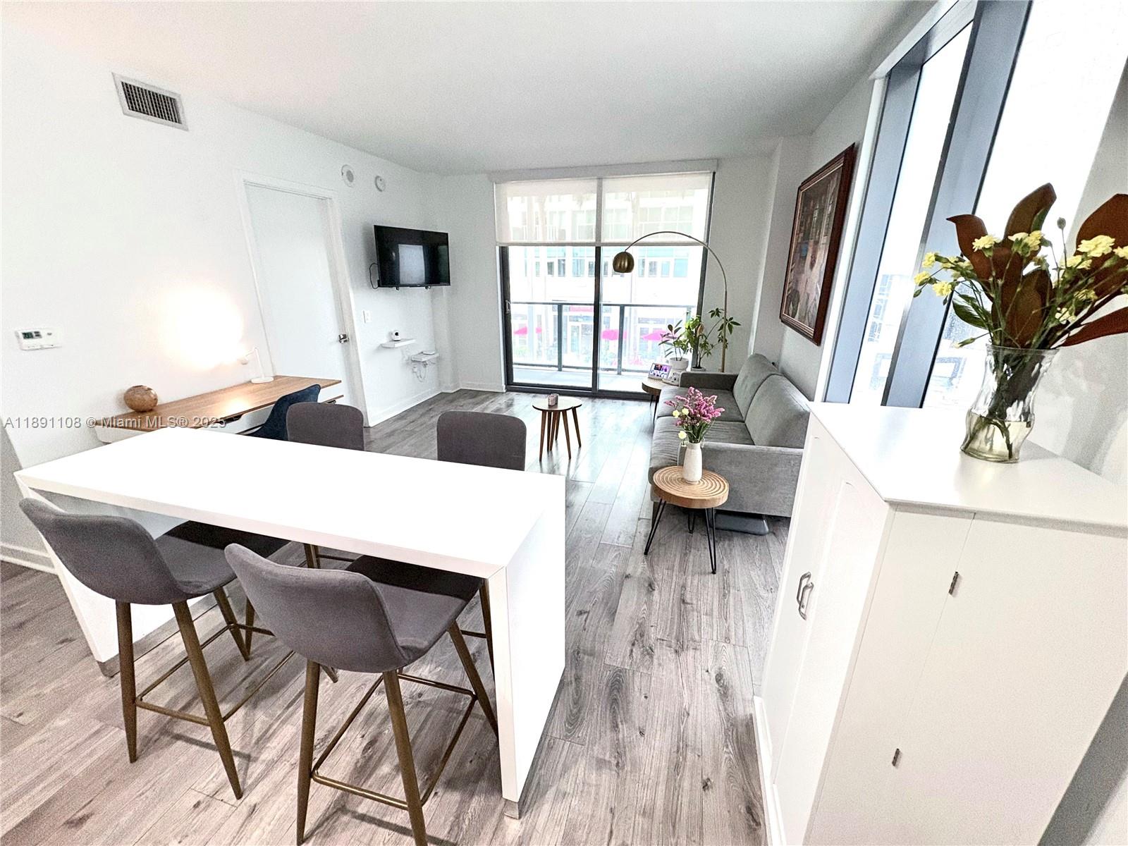 31 SE 6th St 308