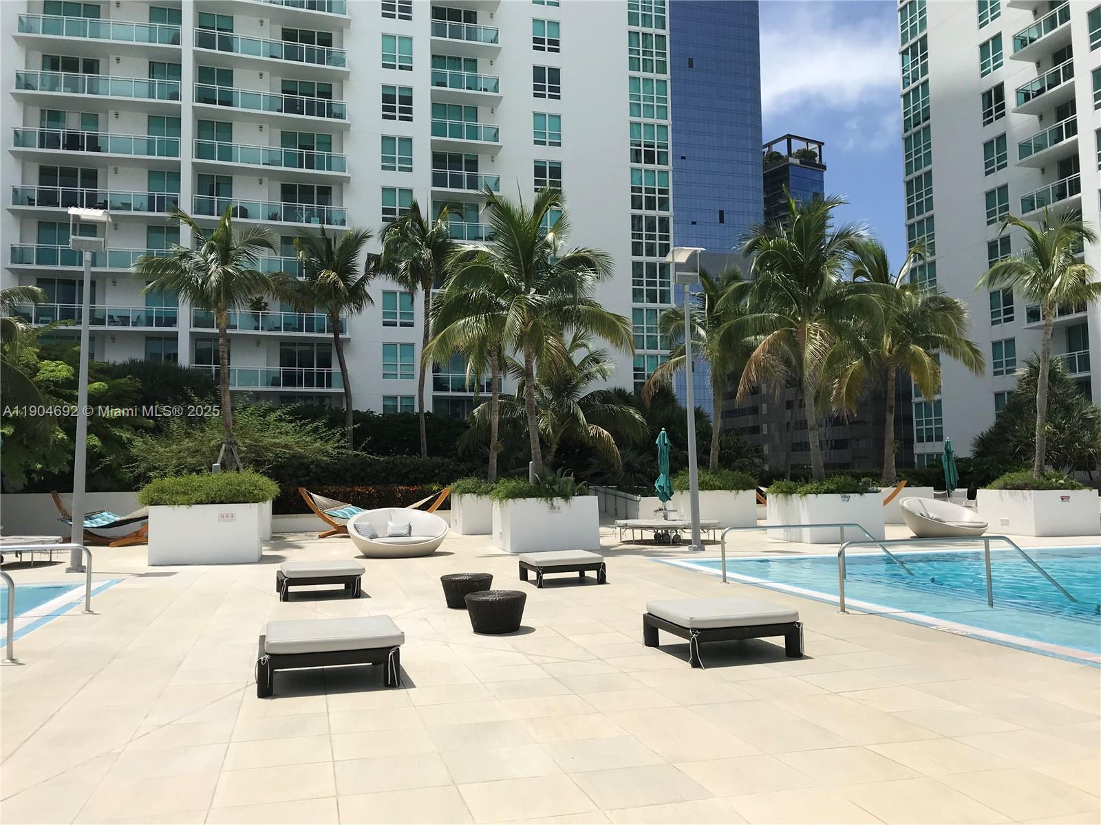 THE PLAZA 851 BRICKELL CO - Residential Lease