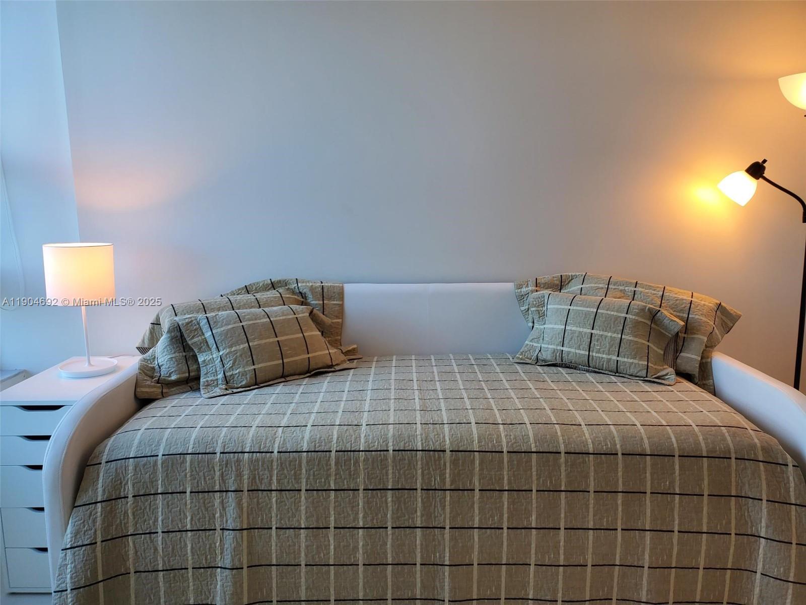 THE PLAZA 851 BRICKELL CO - Residential Lease