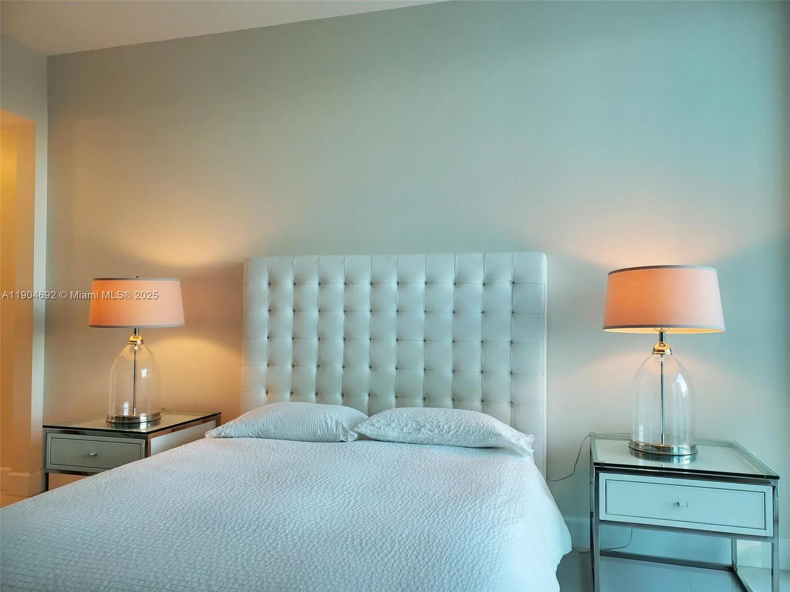 Miami, Florida 33131, United States, 2 Bedrooms Bedrooms, ,2 BathroomsBathrooms,Residential,Active,241511