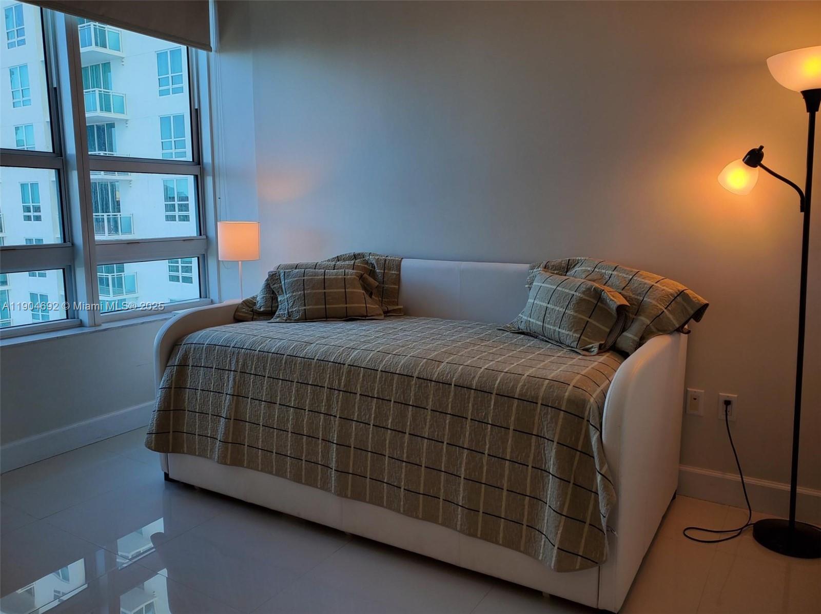 THE PLAZA 851 BRICKELL CO - Residential Lease