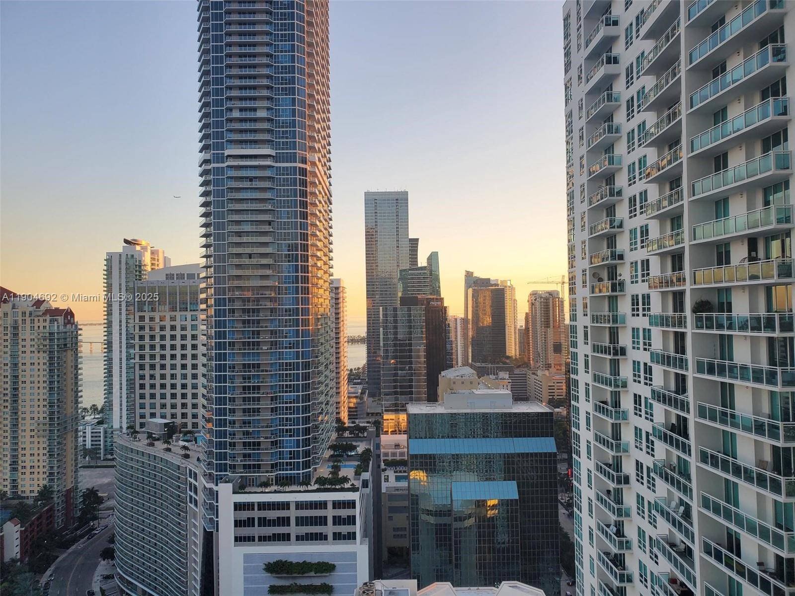 THE PLAZA 851 BRICKELL CO - Residential Lease