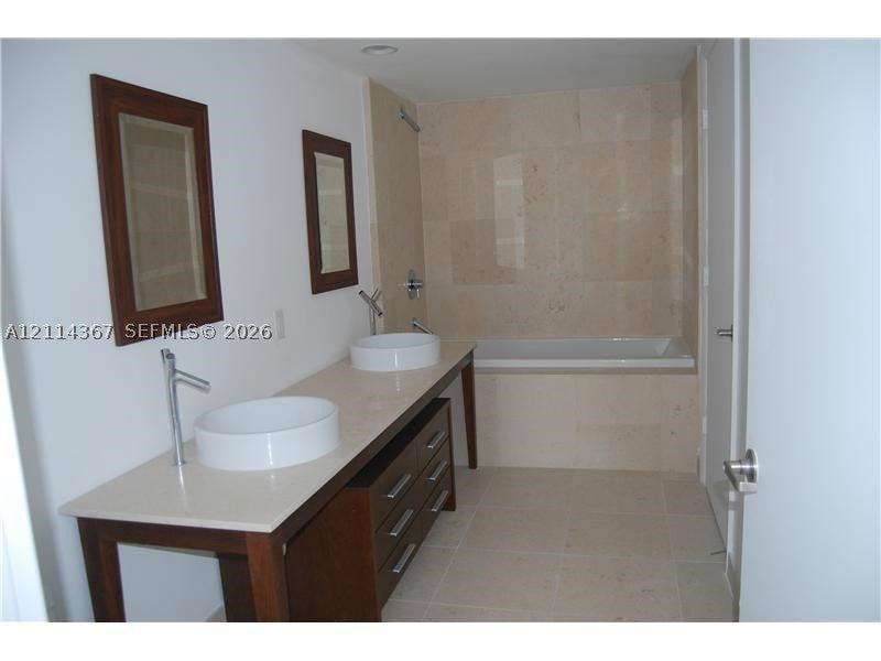 475 BRICKELL AVE 612