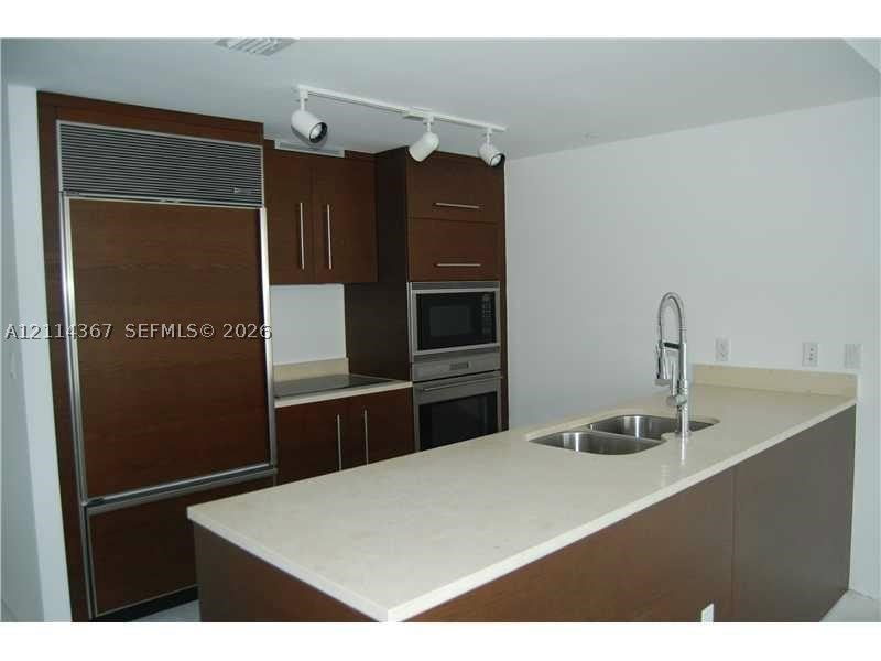 475 BRICKELL AVE 612