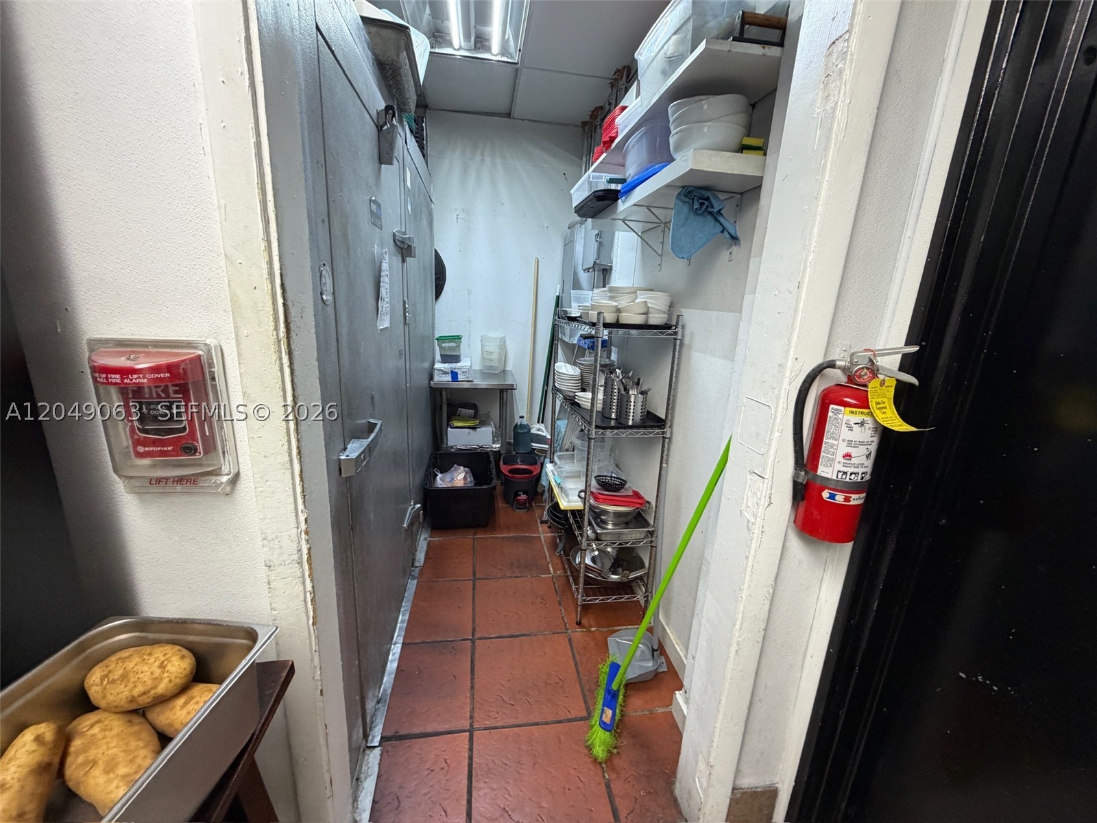 Restaurant space NW For Lease