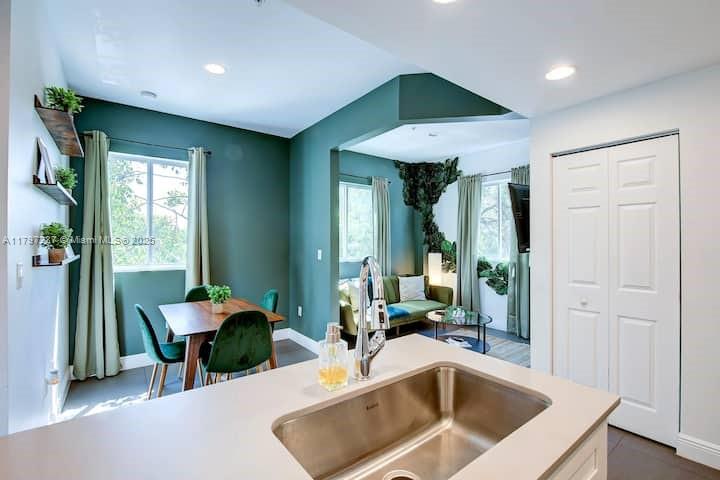 346 NW 35th St 5