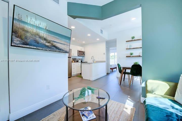346 NW 35th St 5