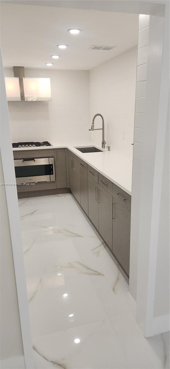 PARKER PLAZA CONDO ESTATE - Residential