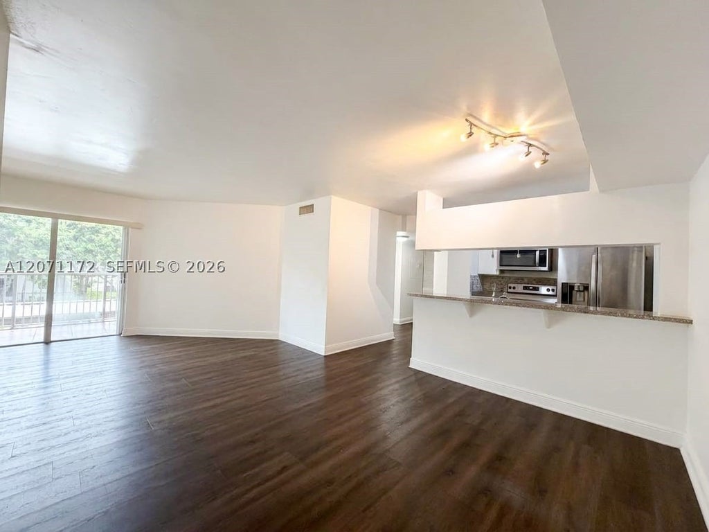 Photo of 470 S Park Rd #7-207, Hollywood, FL 33021 (MLS # A12071172)