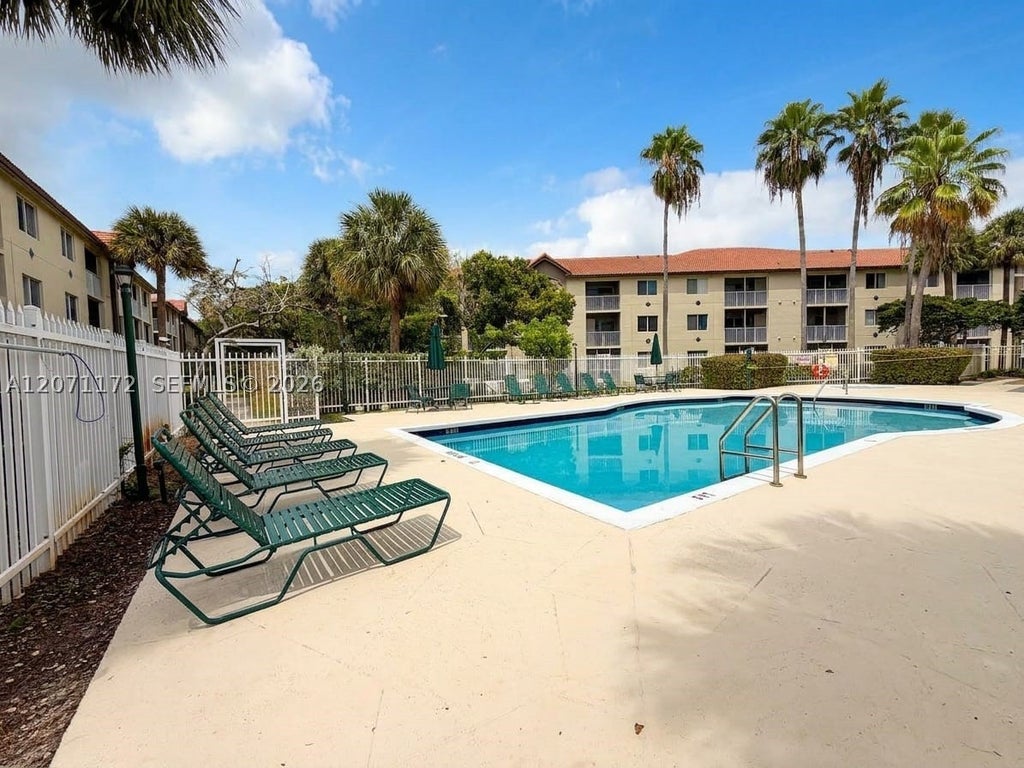 Photo of 470 S Park Rd #7-207, Hollywood, FL 33021 (MLS # A12071172)