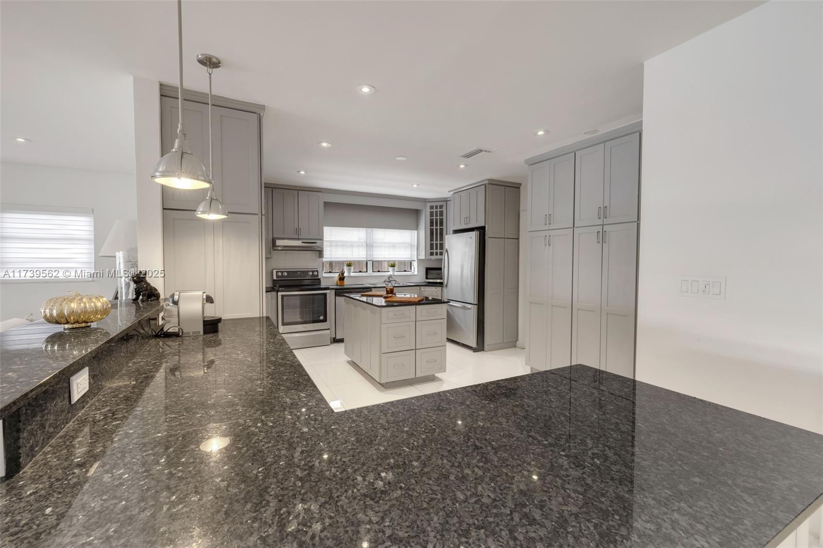 BISCAYNE BEACH-2ND ADDN - Residential