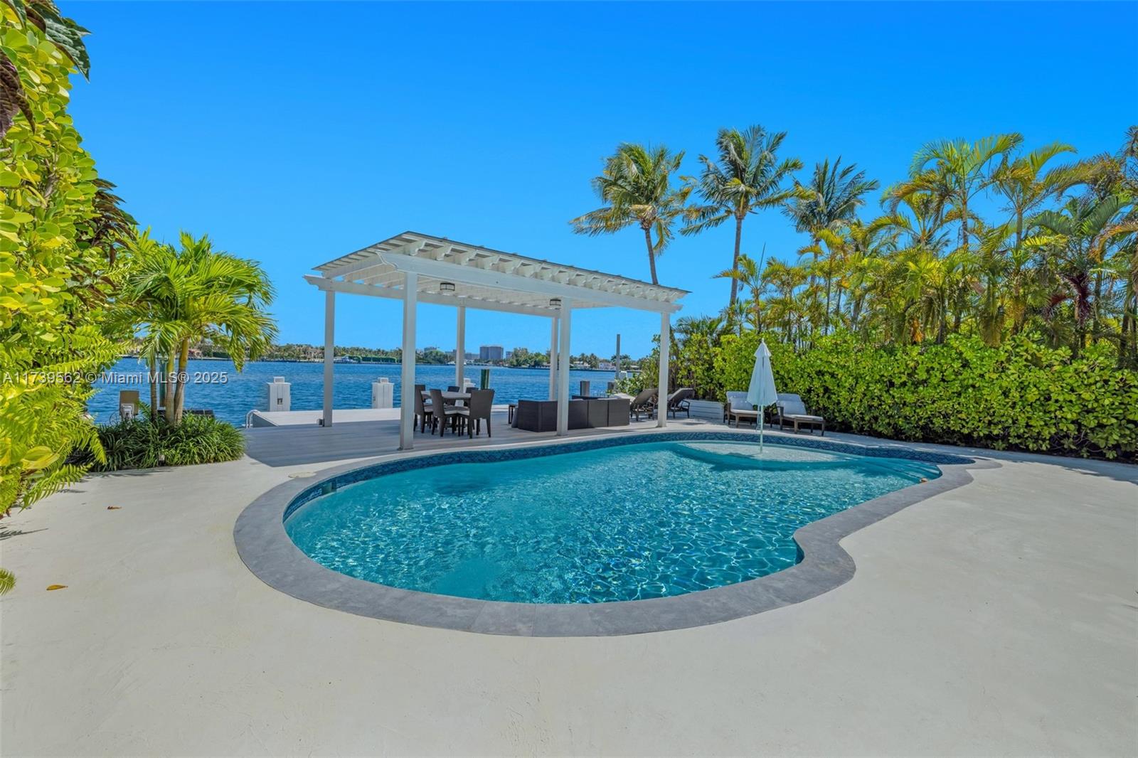 BISCAYNE BEACH-2ND ADDN - Residential