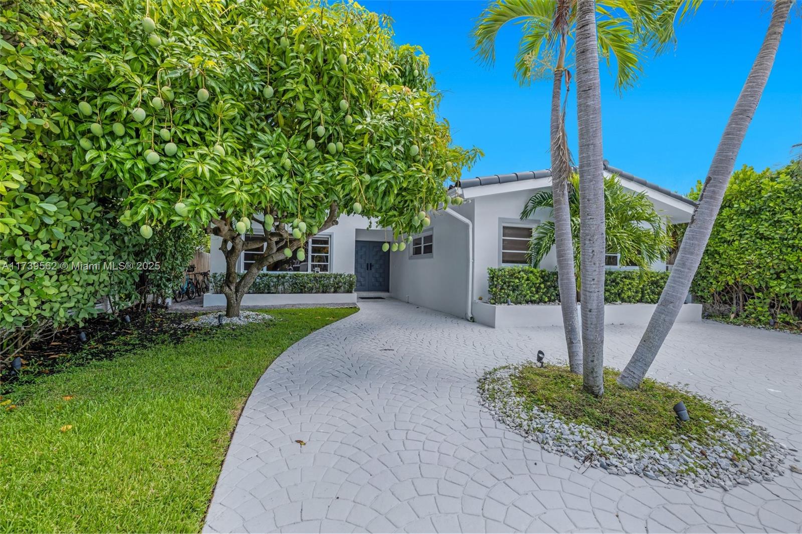 BISCAYNE BEACH-2ND ADDN - Residential