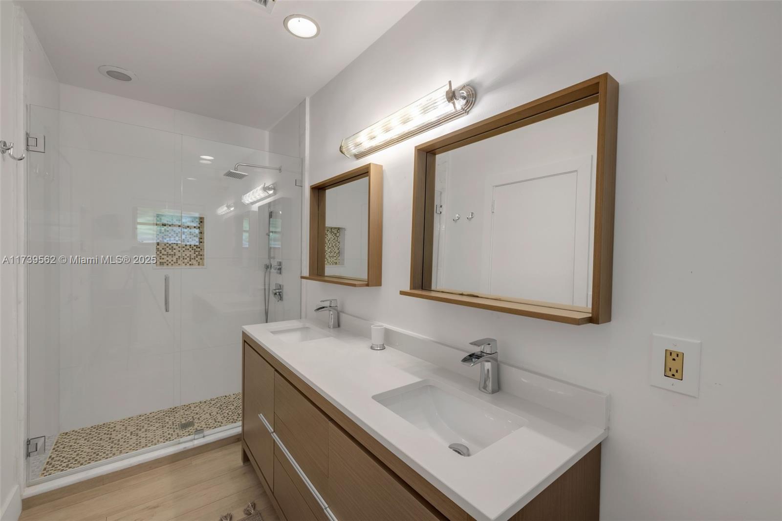 BISCAYNE BEACH-2ND ADDN - Residential