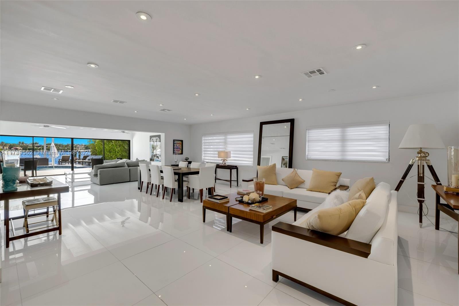 BISCAYNE BEACH-2ND ADDN - Residential