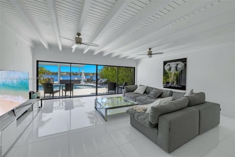 1405 Stillwater Dr Miami Beach FL 33141