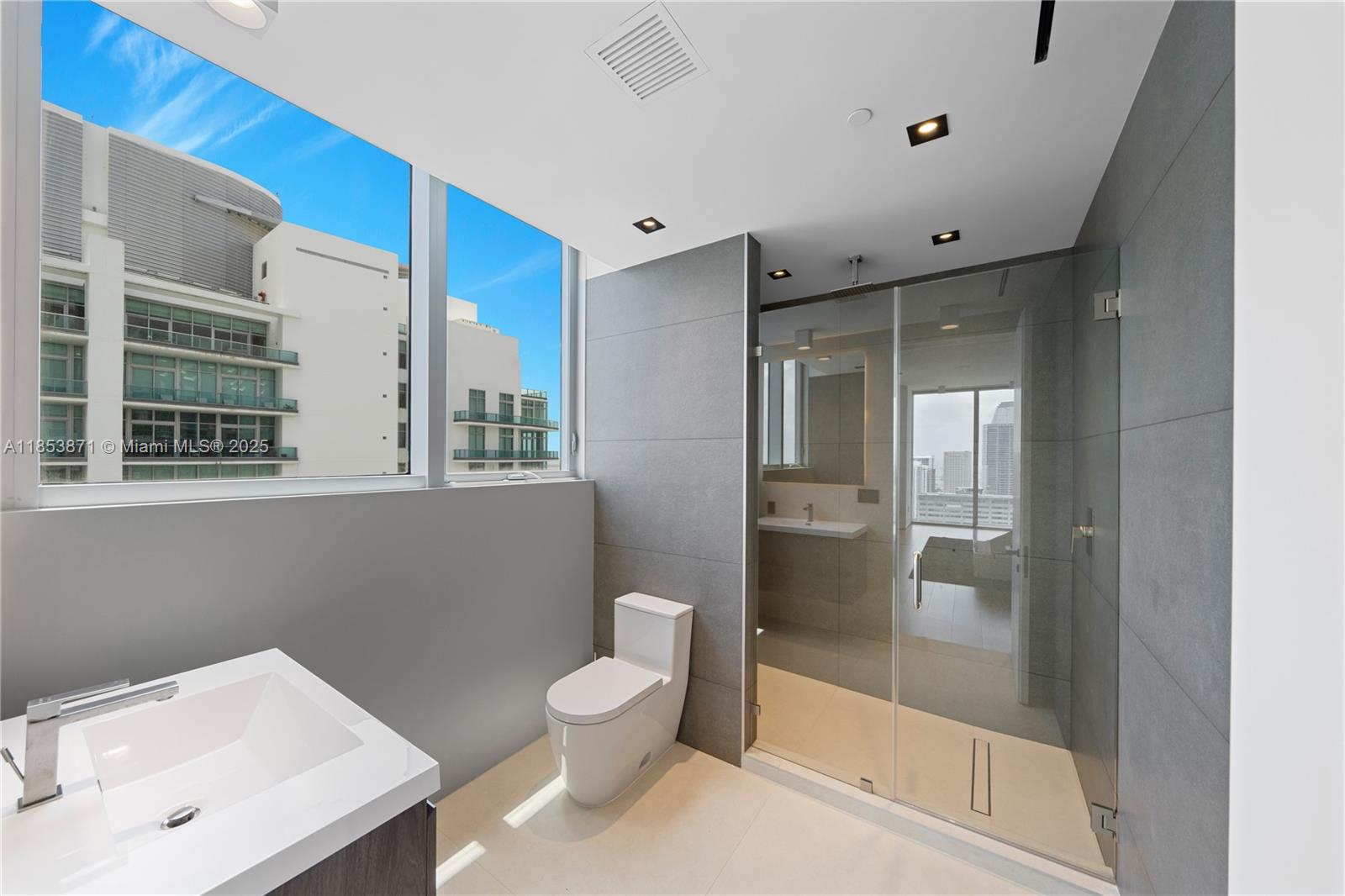 BRICKELLHOUSE CONDO - Residential