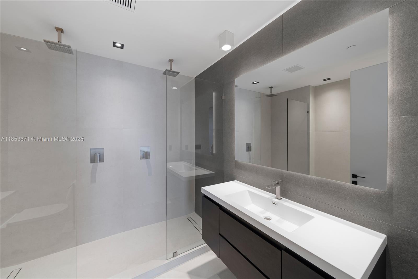 BRICKELLHOUSE CONDO - Residential