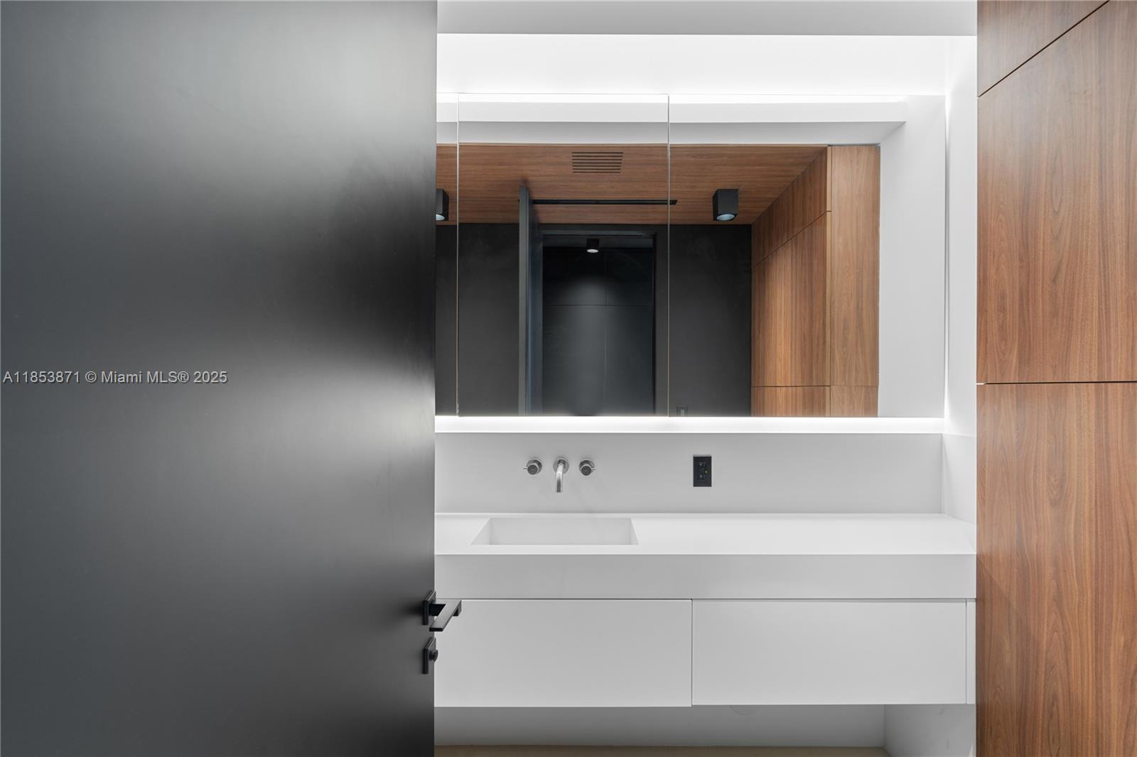 BRICKELLHOUSE CONDO - Residential