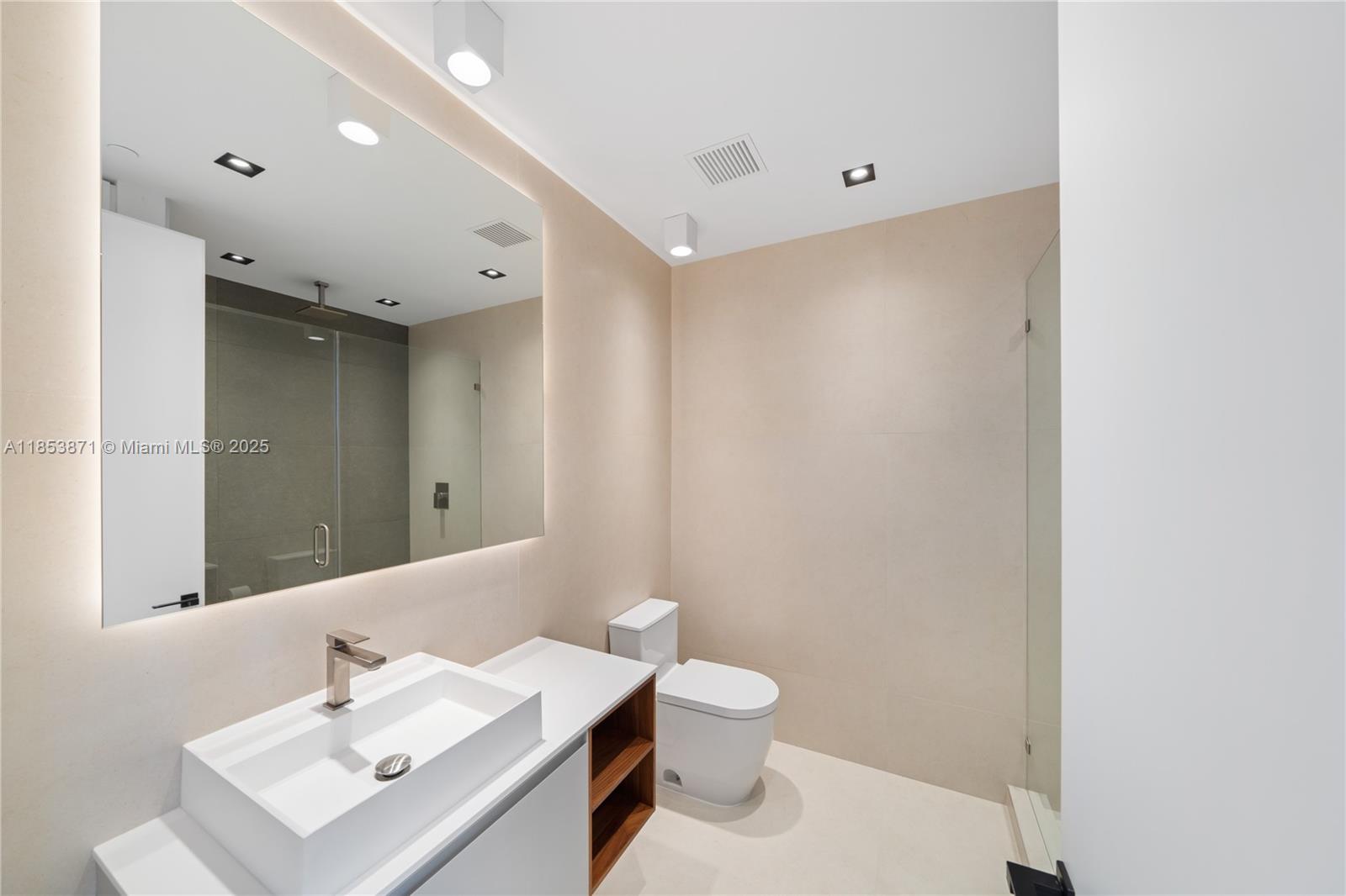 BRICKELLHOUSE CONDO - Residential